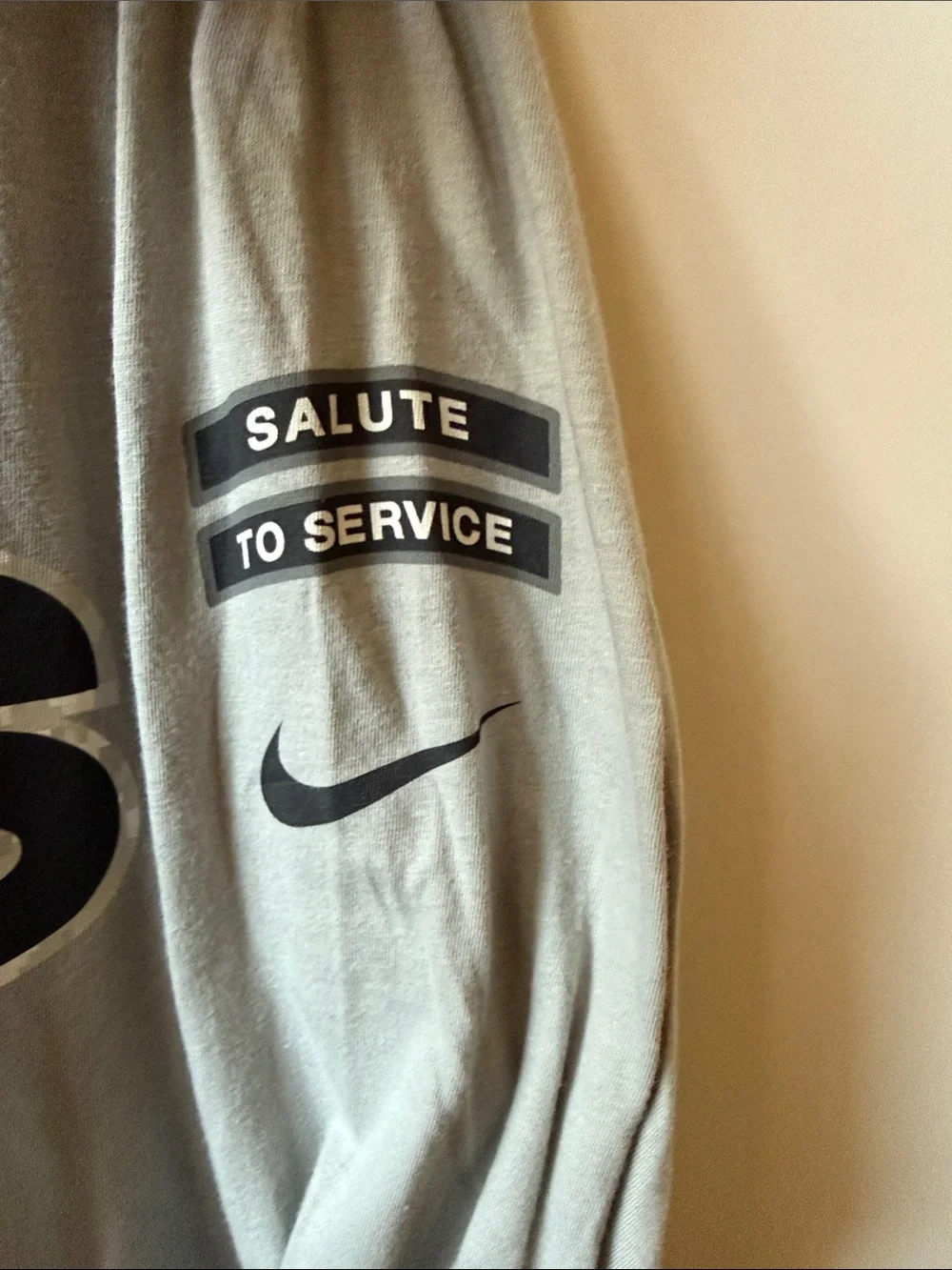 Nike men gray